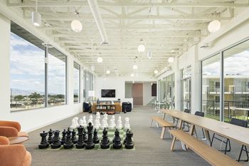 Wifi lounge and co-work space